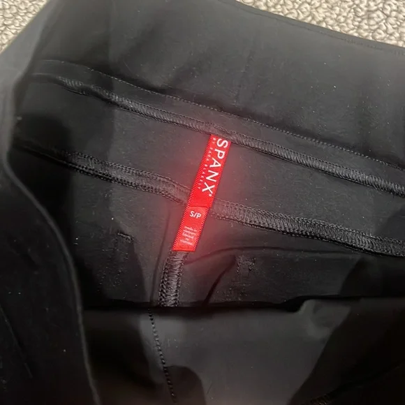 spanx The Perfect Pant Ankle 4-Pocket In Classic Black - Picture 6 of 6